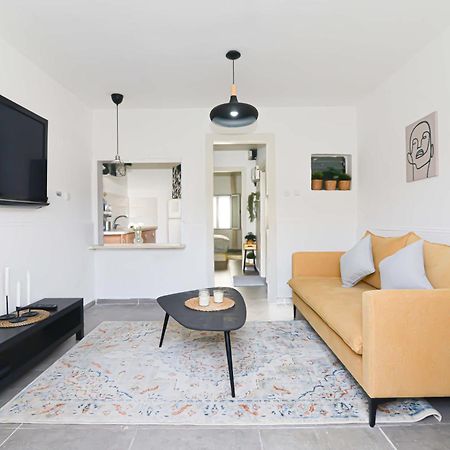הדירה בלבן Apartment Hadera Exterior photo